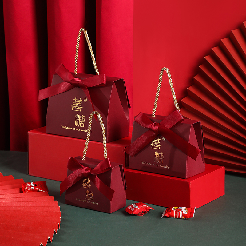 Red wedding favour boxes