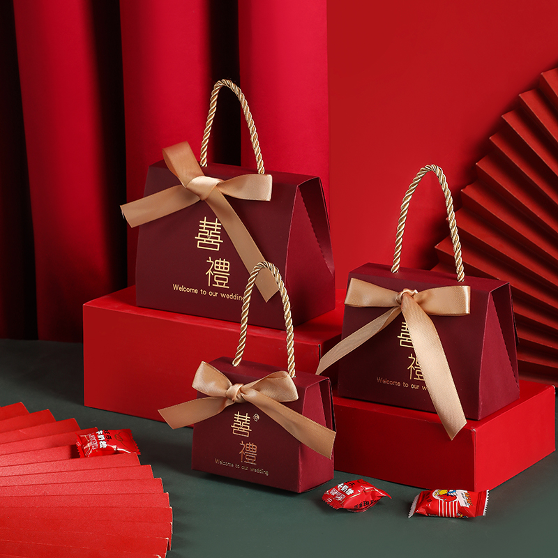 Red wedding favour boxes, image 4