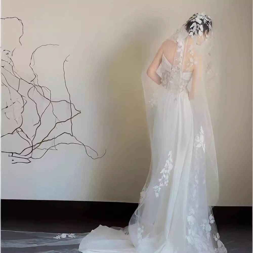 Satin lace wedding veil tube top fishtail wedding dress, image 3